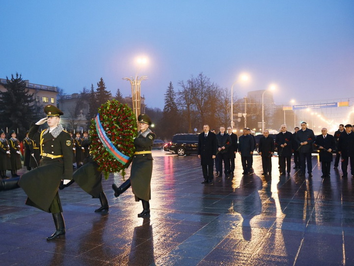 Президент Азербайджана посетил площадь «Победы»  в Минске - ФОТО