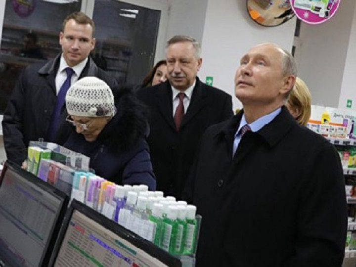 Putin aptekdə girdi, yanında dayanan qadın onu tanımadı – VİDEO