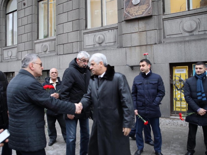 В Санкт-Петербурге почтили память общенационального лидера Азербайджана Гейдара Алиева - ФОТО