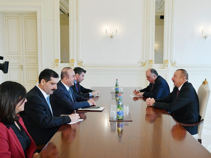Президент Ильхам Алиев принял министра иностранных дел Турции - ФОТО - ОБНОВЛЕНО