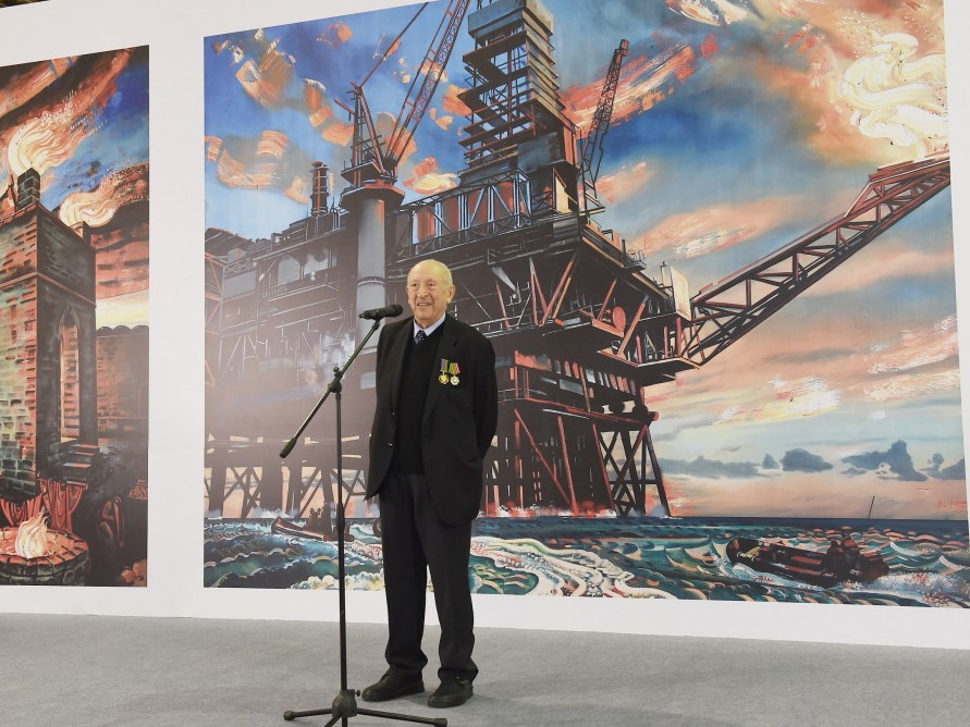 В Бакинском Экспо-центре открылась выставка, посвященная 90-летнему юбилею всемирно известного художника Таира Салахова - ФОТО