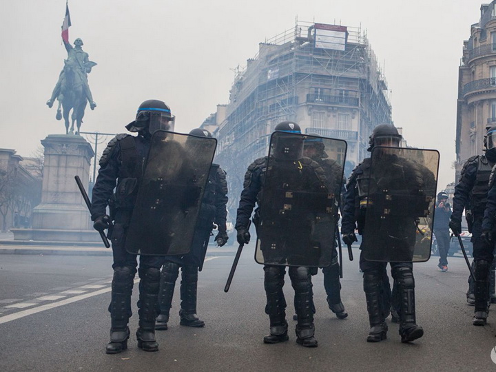 В Париже сохраняется спокойная обстановка после митингов накануне