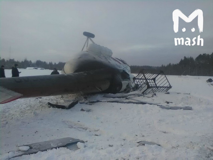 Вертолет с 25 людьми на борту совершил жесткую посадку под Томском, есть пострадавшие - ФОТО