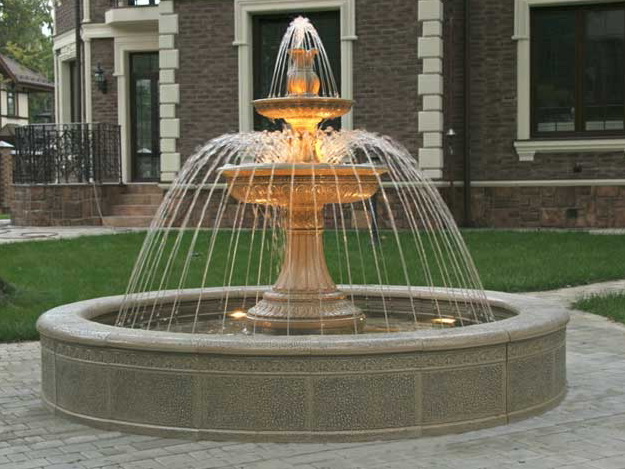 В Баку начинается суд над мужчинами, разобравшими фонтан на металлолом