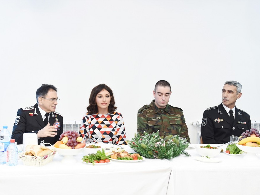 Мехрибан Алиева приняла участие в праздничном мероприятии в воинской части СГБ - ФОТО