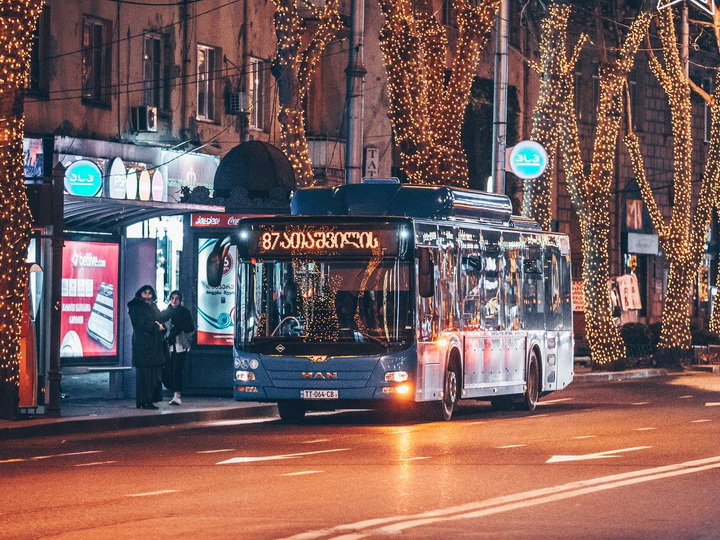 В новогоднюю ночь в Тбилиси будут работать 156 бесплатных автобусов