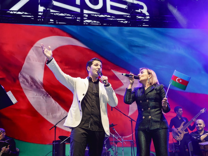 Азербайджанские звезды выступили с концертом в Дубае
