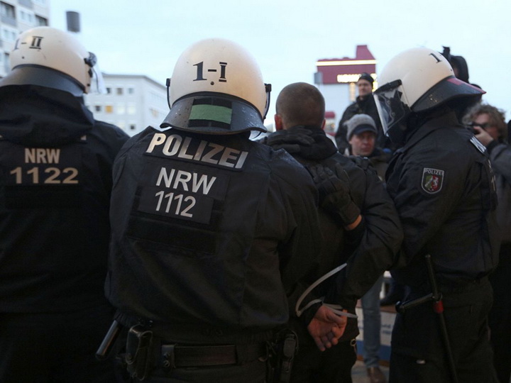 Немецкая полиция проводит в шести городах операцию против преступных кланов