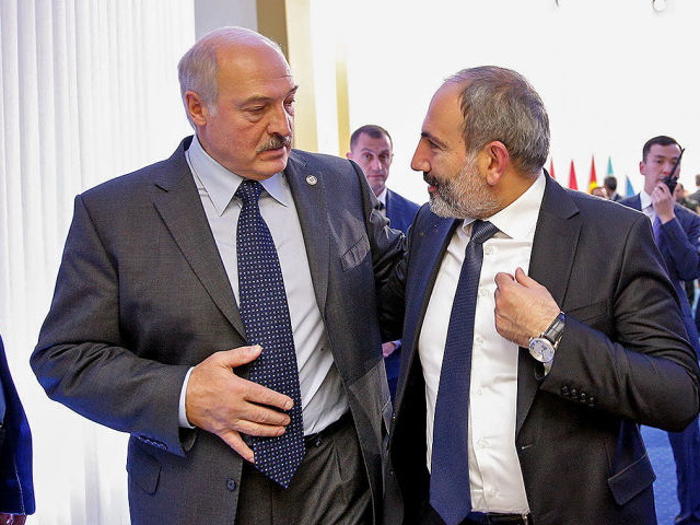 Лукашенко поздравил Пашиняна с назначением на пост премьера