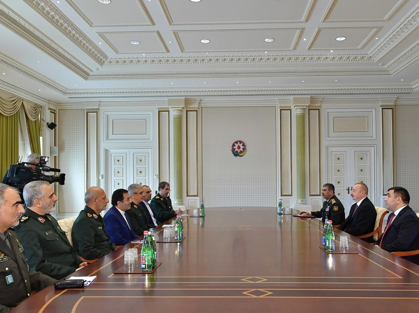 Президент Ильхам Алиев принял делегацию во главе с начальником Генштаба ВC Ирана