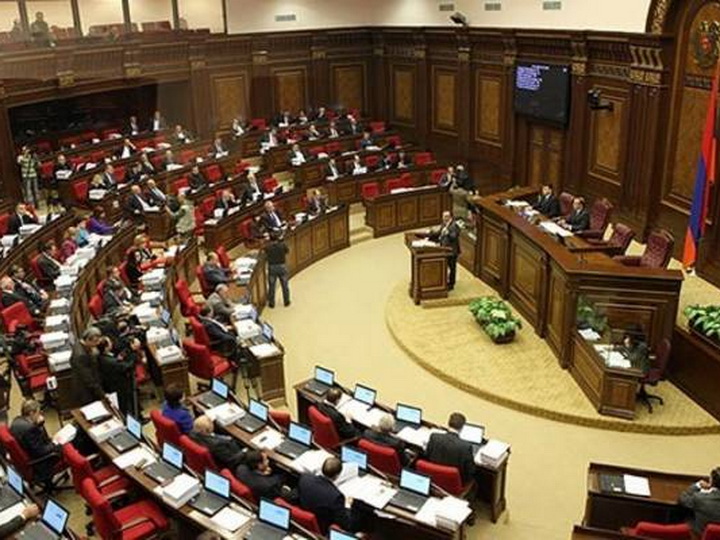 Депутатам парламента Армении рекомендовано делить СМИ на своих и чужих