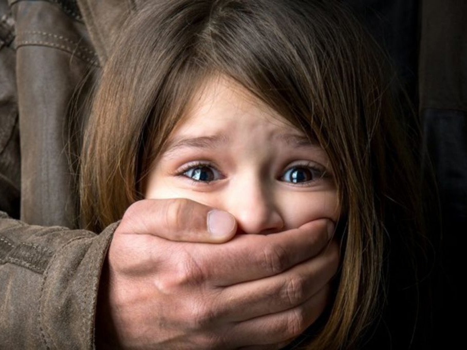 Долгие годы за решеткой: В Баку осужден педофил, напавший на ребенка