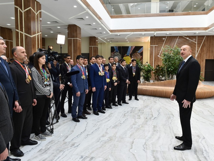 Президент Ильхам Алиев: Молодежь должна быть патриотичной, профессиональной, физически сильной - ФОТО
