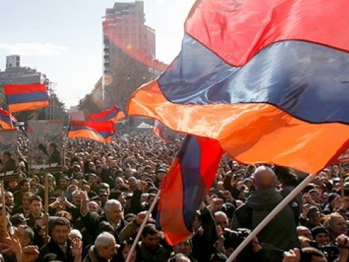 Оппозиция Армении намерена проголосовать против программы правительства
