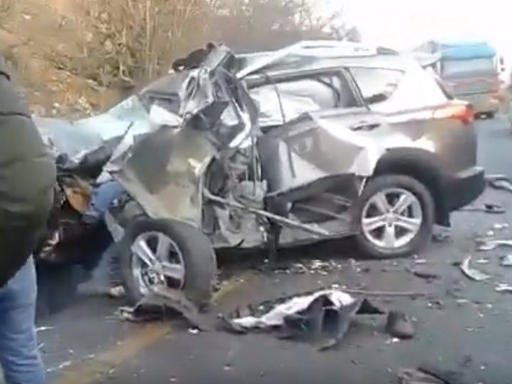 «Погиб, вылетев через моторный отсек»: В Азербайджане машину разорвало в ДТП – ШОКИРУЮЩЕЕ ВИДЕО