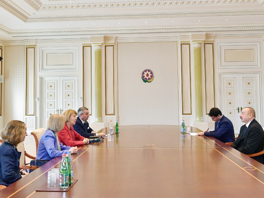 Президент Ильхам Алиев принял торгового посланника премьер-министра Великобритании по Азербайджану