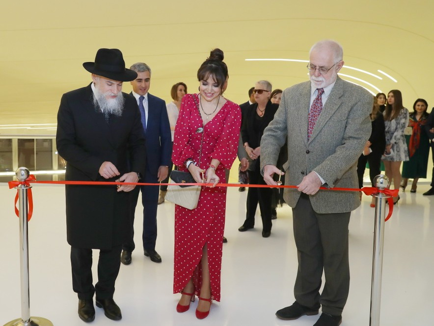 В Центре Гейдара Алиева открылась выставка российских художников-авангардистов – ФОТО