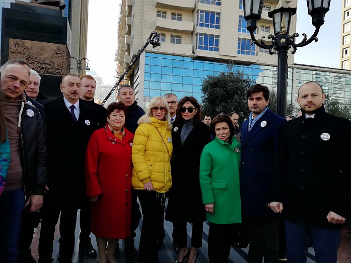 Делегация из РФ приняла участие в шествии в связи с 27-й годовщиной Ходжалинской трагедии – ФОТО