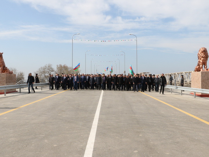 В Азербайджане открыт для движения новый мост через Куру - ФОТО