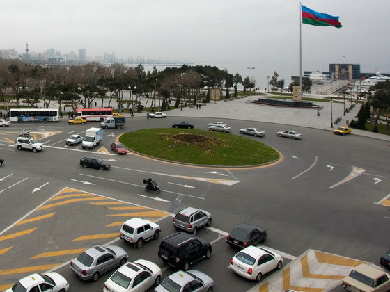 В связи с празднованием Новруза меняется направление движения транспорта на ряде дорог Баку
