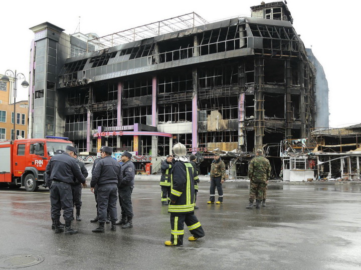 Сгоревший торговый центр Diqlas снесут - ФОТО - ВИДЕО