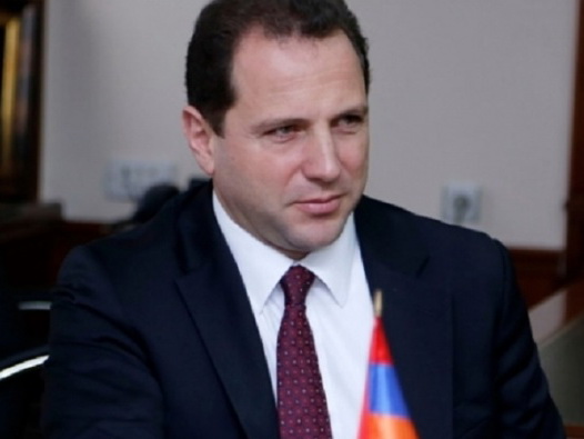 Запугать Азербайджан не удалось, теперь глава Минобороны Армении заговорил о мире