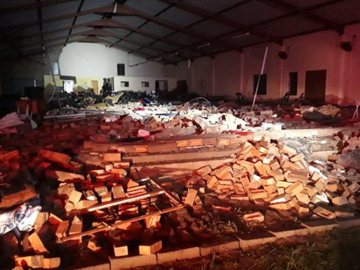 В ЮАР во время пасхальной службы обрушилась церковь: 13 жертв - ФОТО
