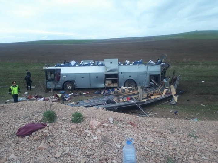 В Казахстане 11 человек погибли в ДТП с участием автобуса - ФОТО