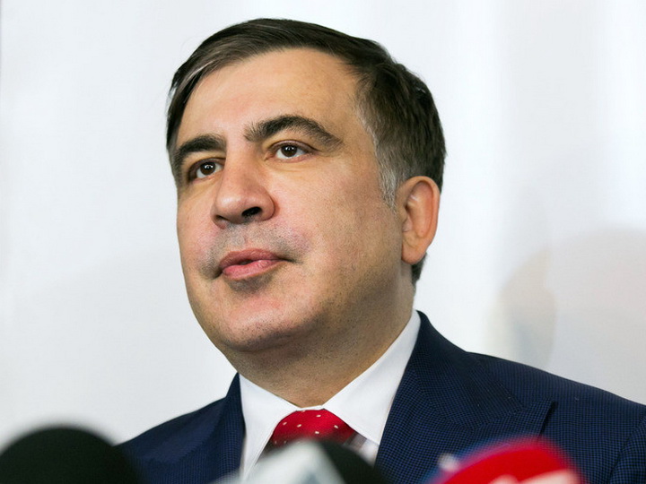 Саакашвили собрался в Киев и уже купил билет
