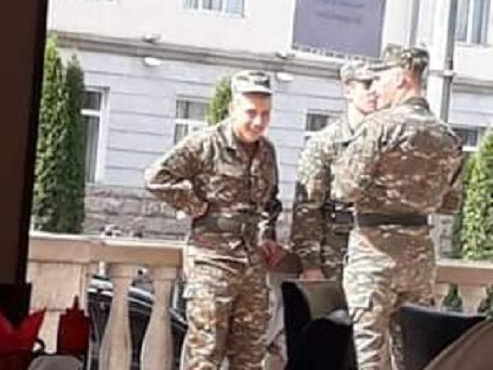 Сыновья Пашиняна и Тонояна попались в пиццерии в оккупированном Ханкенди