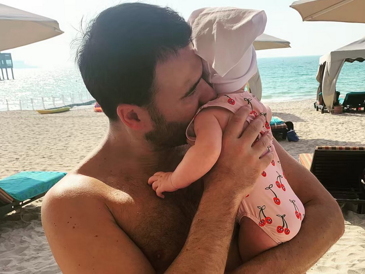 EMIN показал в Instagram четырехмесячную дочь Афину - ФОТО