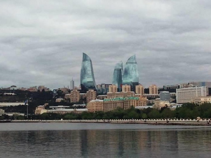 В воскресенье в Баку будет туман, но тепло