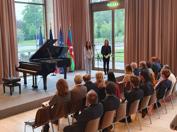 İsveçrədə beynəlxalq pianoçular müsabiqəsi keçirilib – FOTO