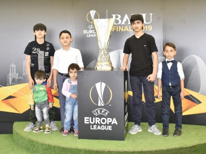 UEFA Avropa Liqasının kuboku Cocuq Mərcanlıda  – FOTO