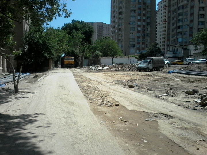 В Баку строится новая дорога – ФОТО