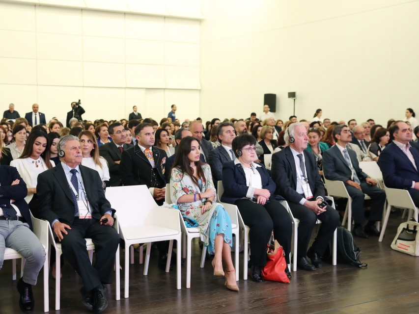 В Баку проходит I Азербайджанский международный конгресс специалистов по гематологии - ФОТО