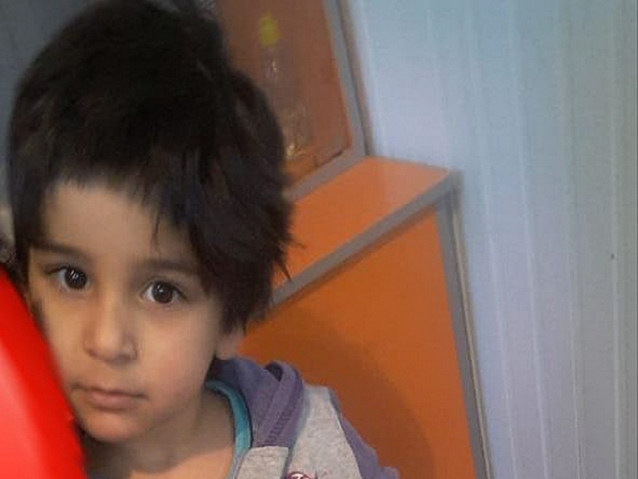 Bakıda 3 yaşlı qız itkin düşüb