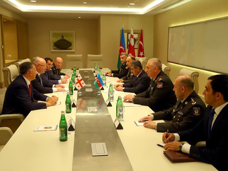 В Габале министр обороны Азербайджана встретился со своим грузинским коллегой – ФОТО