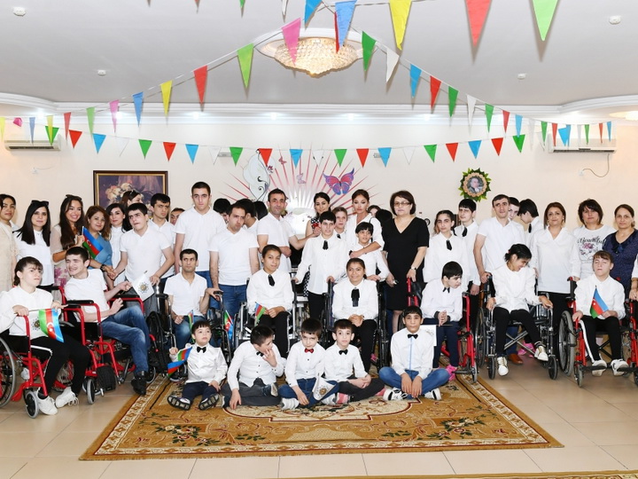 Мехрибан Алиева побывала в учреждении социального обслуживания для детей с ограниченными возможностями здоровья - ФОТО