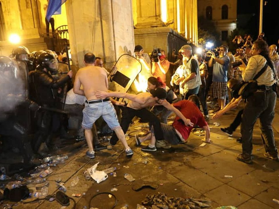 Что произошло ночью в Тбилиси – ОБЗОР – ФОТО - ВИДЕО