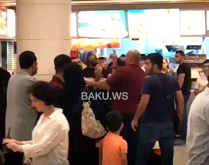 Полиция Баку: Арабы подрались не с азербайджанцами, а друг с другом - ВИДЕО – ОБНОВЛЕНО