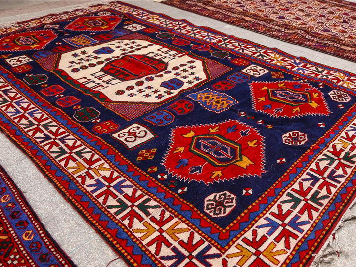 Армяне пытаются «присвоить» азербайджанские ковры из экспозиции Лувра
