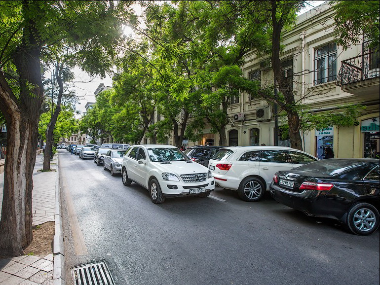 БТА: Тарифы на парковку в Баку будут пересмотрены