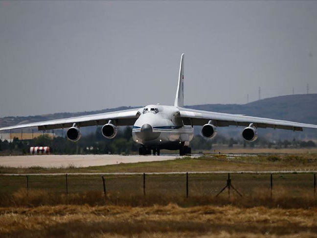 Очередной самолет с компонентами С-400 приземлился в Анкаре