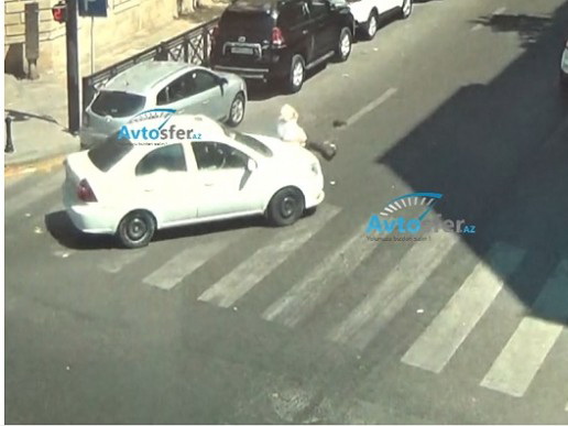 Смертельный наезд таксиста на пожилого мужчину на пешеходном переходе в Баку – ВИДЕО