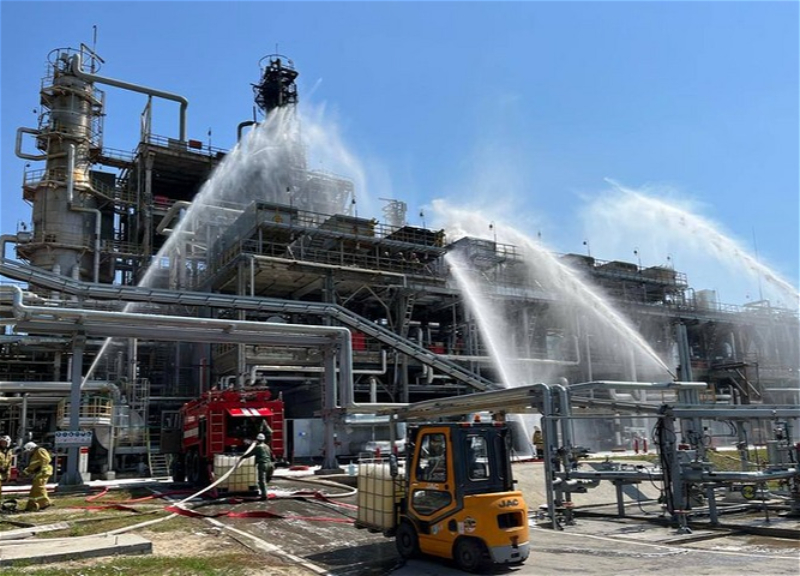 Пожар на нефтеперерабатывающем заводе в России. На предприятии сообщили об атаке двух беспилотников