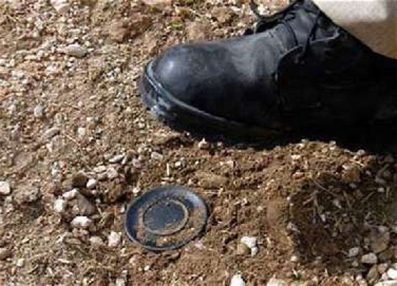 В Агдаме сотрудник ANAMA получил травму в результате разрыва мины