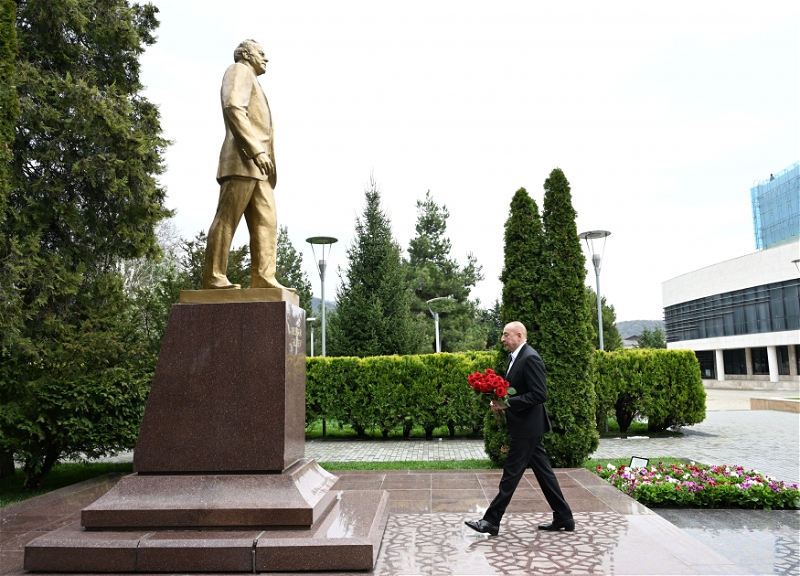 Ильхам Алиев посетил памятник общенациональному лидеру Гейдару Алиеву в Габале - ФОТО