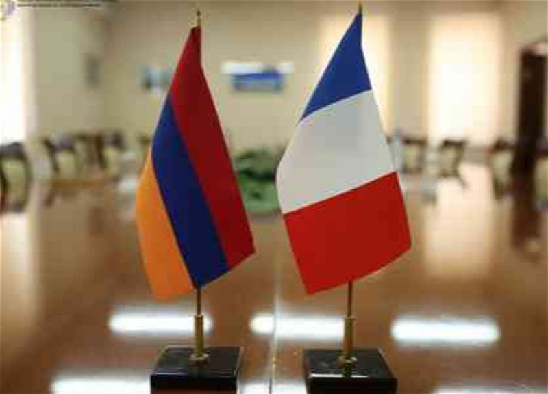 Министр обороны РА и французский депутат обсудили реформирование армянской армии