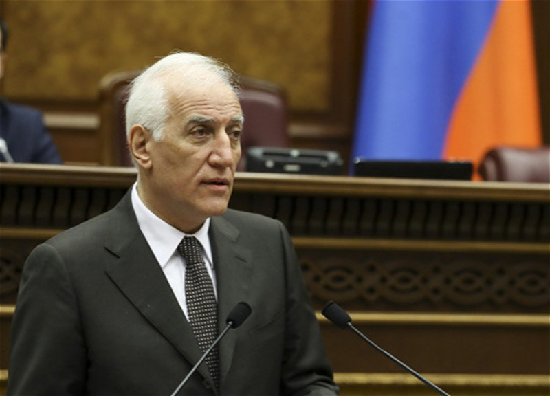Президент Армении поддержал усилия Пашиняна по делимитации границ с Азербайджаном
